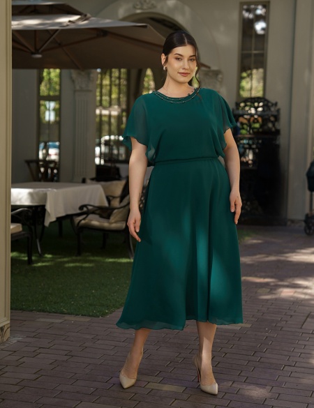 Изумрудное шифоновое платье миди с рукавами крыло