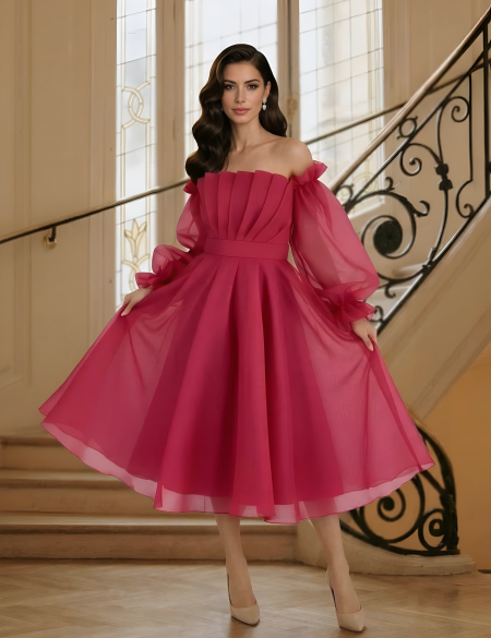 Малиновое платье миди из органзы с длинными рукавами