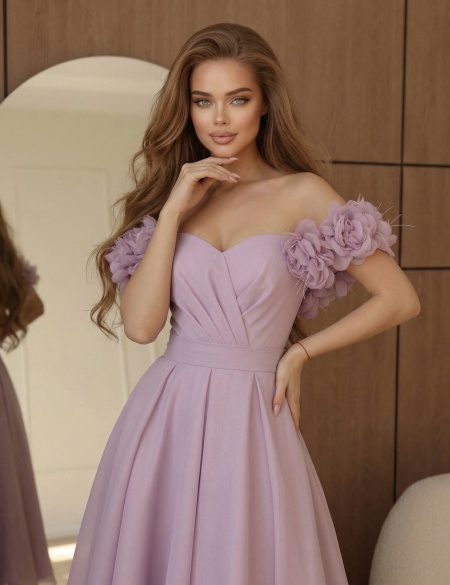 Лавандовое платье миди с 3D цветами на плечах