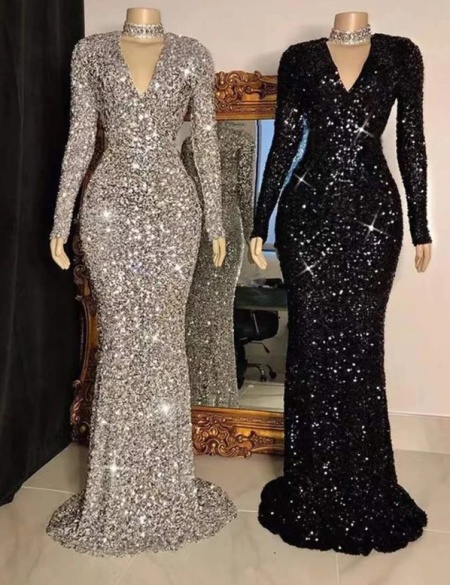 Чёрное платье с V-образным вырезом и шлейфом 