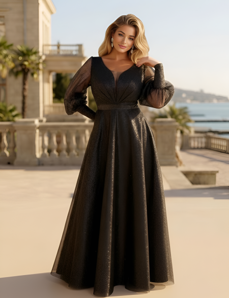 Чёрное блестящее платье с длинными рукавами