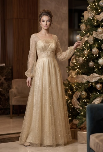Золотое платье с длинными рукавами