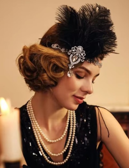 Чёрное перо на голову со стразами