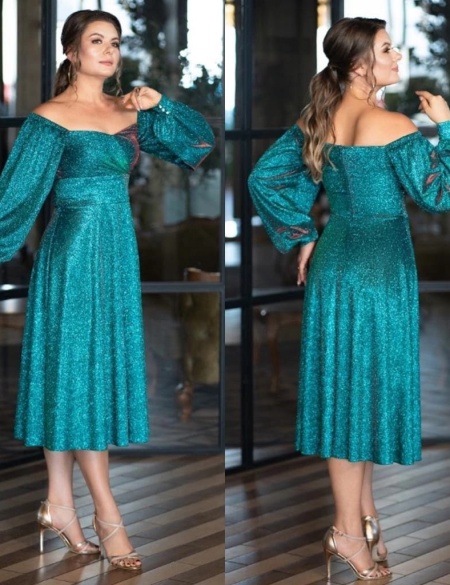 Изумрудное блестящее платье миди с рукавами