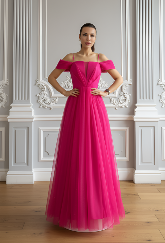 Малиновое фатиновое платье со спущенными плечами