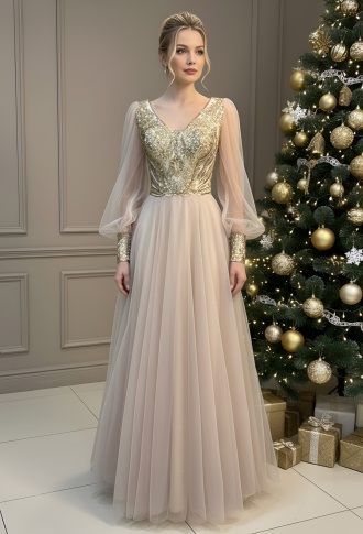 Фатиновое платье с рукавами и пайетками на лифе