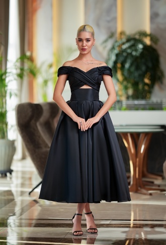 Чёрное выпускное платье миди из органзы