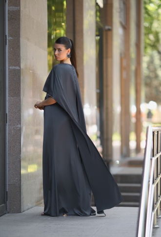 Графитовое платье с кейпом