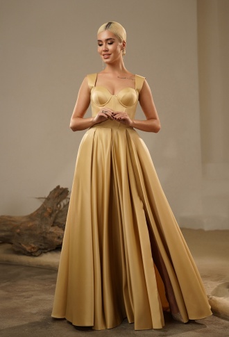 Золотое атласное платье на бретельках с разрезом на ноге Золотое атласное платье на бретельках с разрезом на ноге