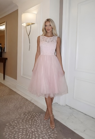 Розовое платье с кружевным верхом, юбка из органы