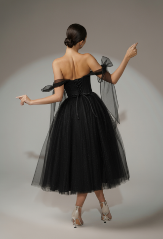 Чёрное платье миди с бантиками