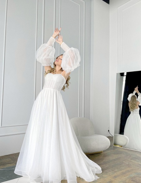 Свадебное платье со шлейфом Кайли