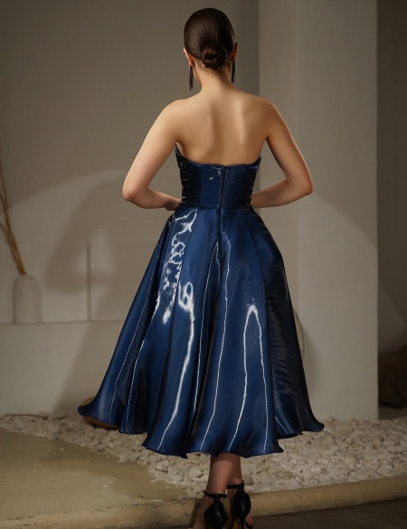 Тёмно-синее платье миди из зеркальной органзы