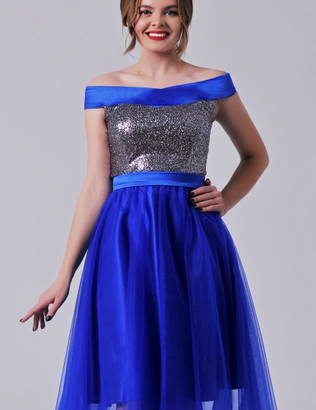 Синее платье со спущенными плечами, блестящим лифом, юбка фатин