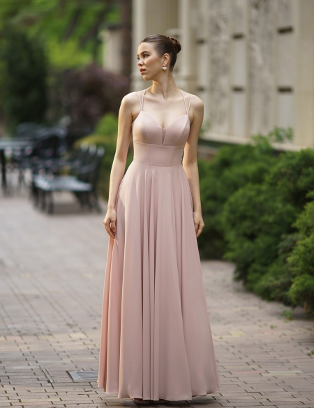 Пудровое шифоновое платье на лямках