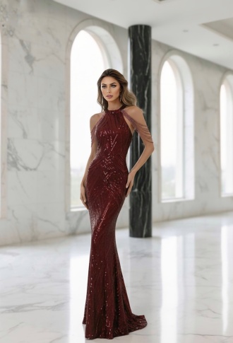 Бордовое платье из пайеток с горловиной и бусинами на плечах
