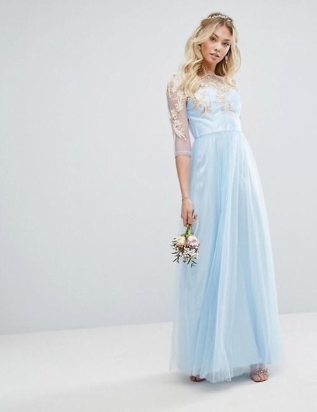 Голубое фатиновое платье с рукавами 3/4