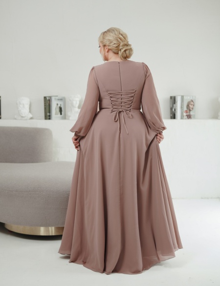 Шифоновое платье с длинными рукавами и декольте - Тауп