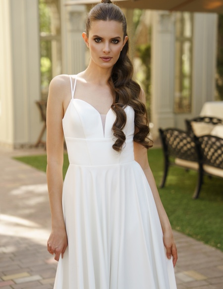 Белое шифоновое платье на лямках