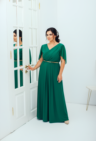 Зеленое платье с шифоновыми рукавами крыло