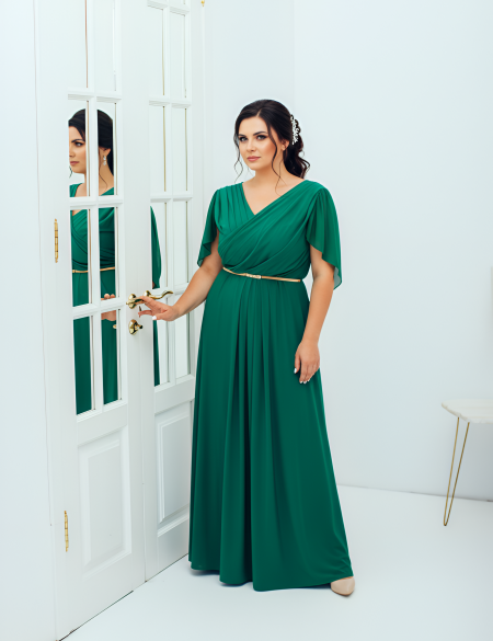 Зеленое платье с шифоновыми рукавами крыло