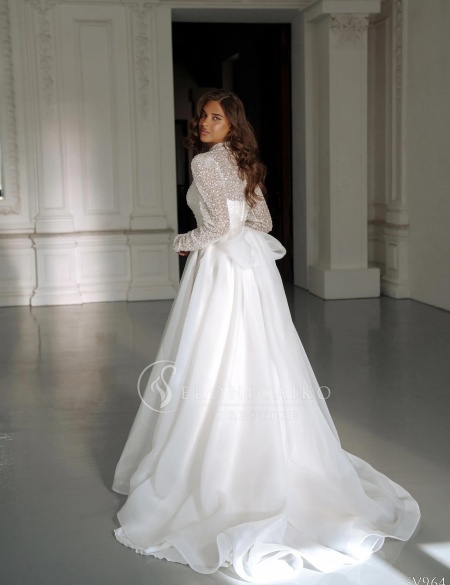 Закрытое свадебное платье Гестия