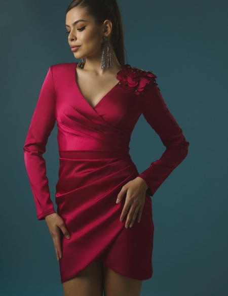 Платье мини по фигуре с длинными рукавами - Фуксия