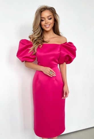 Розовое атласное платье миди с рукавами фонариками