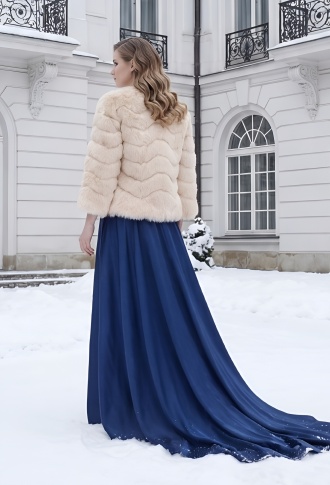 Шуба из меха кролика персиковая