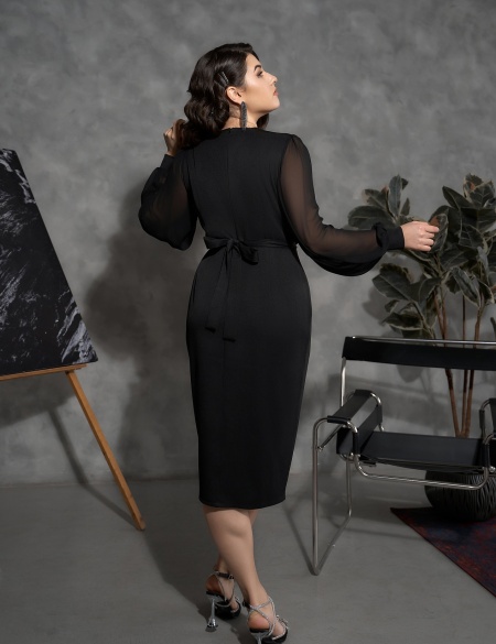 Чёрное платье миди с рукавами