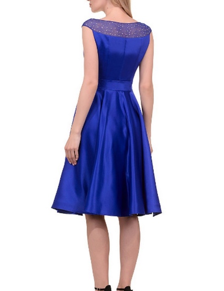 Синее атласное платье с брошью на талии